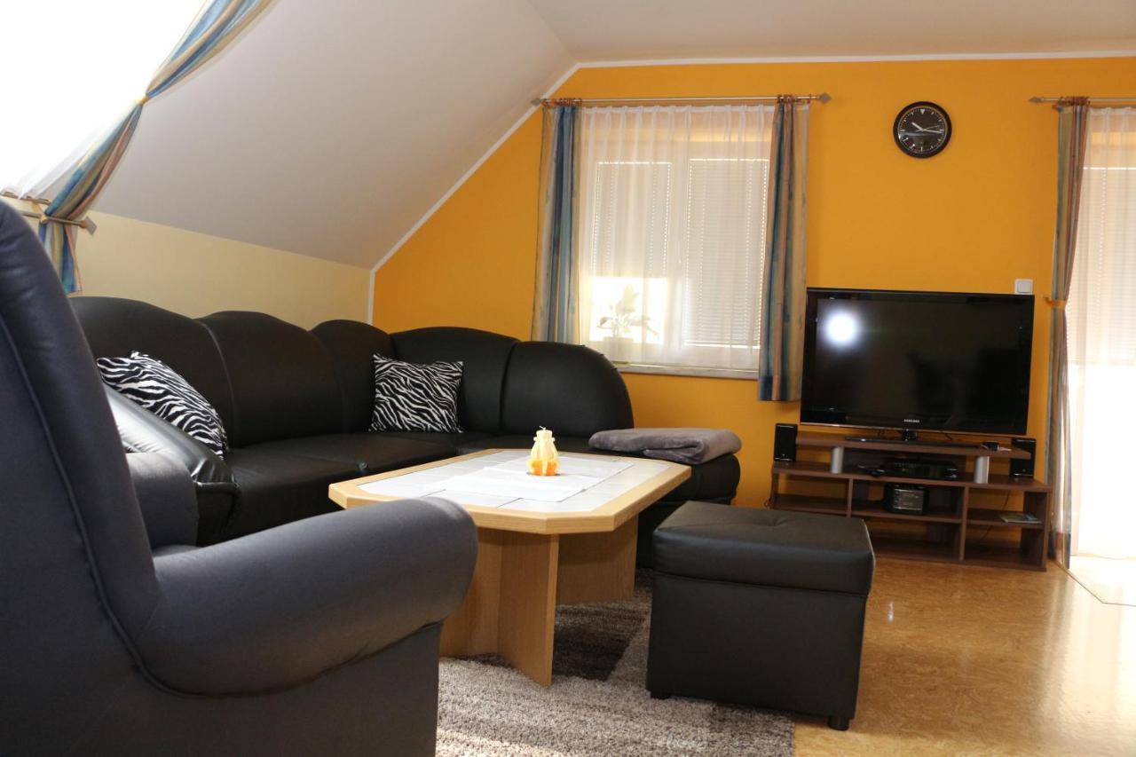 Ferienwohnung Moni Geiseldorf 外观 照片